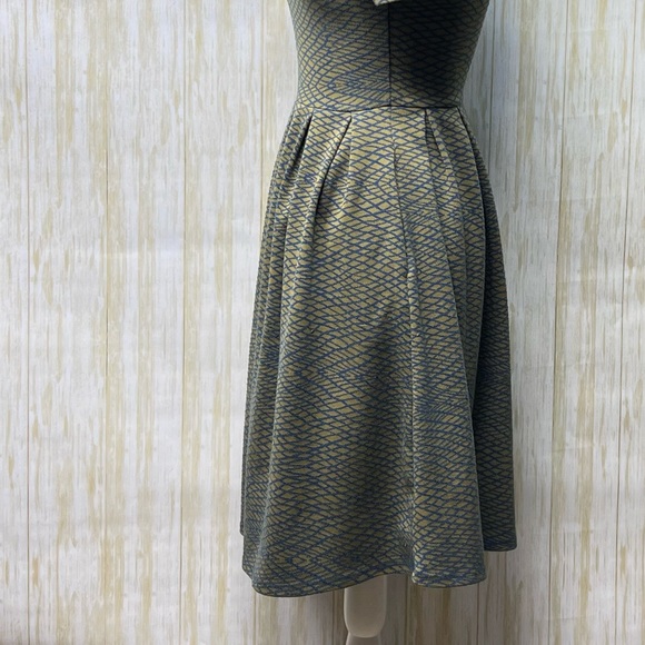 LuLaRoe Amelia Dress w/ Pockets, Zipper Back Blue & Olive Geometric Design - Picture 9 of 16
